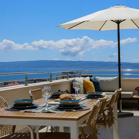 Kiki's Sea View Open With Terrace And Jacuzzi 아파트