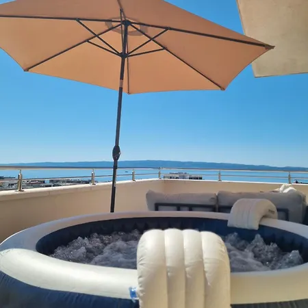 Kiki's Sea View Open With Terrace And Jacuzzi * 스플리트