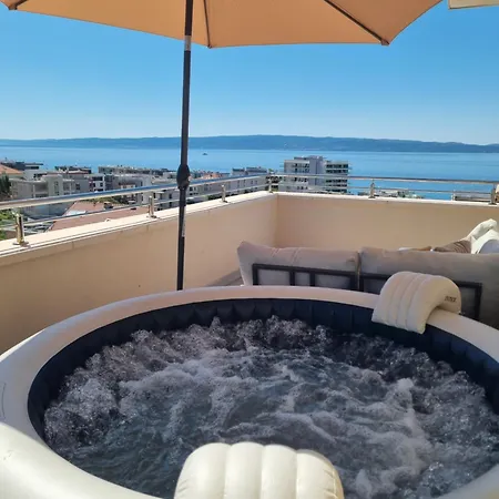 Kiki's Sea View Open With Terrace And Jacuzzi 스플리트