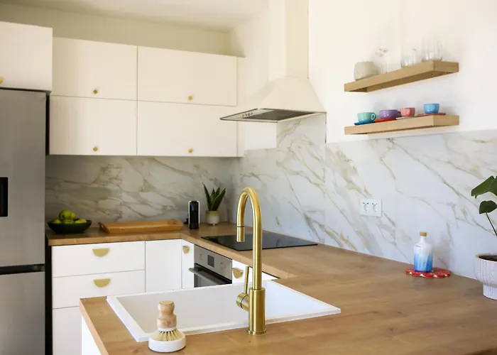 Kiki's Sea View Open With Terrace And Jacuzzi Appartamento *