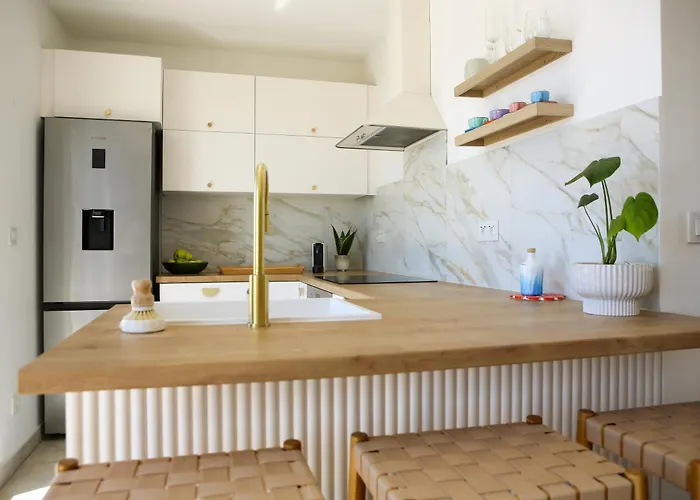 Appartamento Kiki's Sea View Open With Terrace And Jacuzzi *